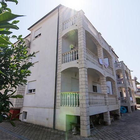 Apartments Lovric Трогір Екстер'єр фото