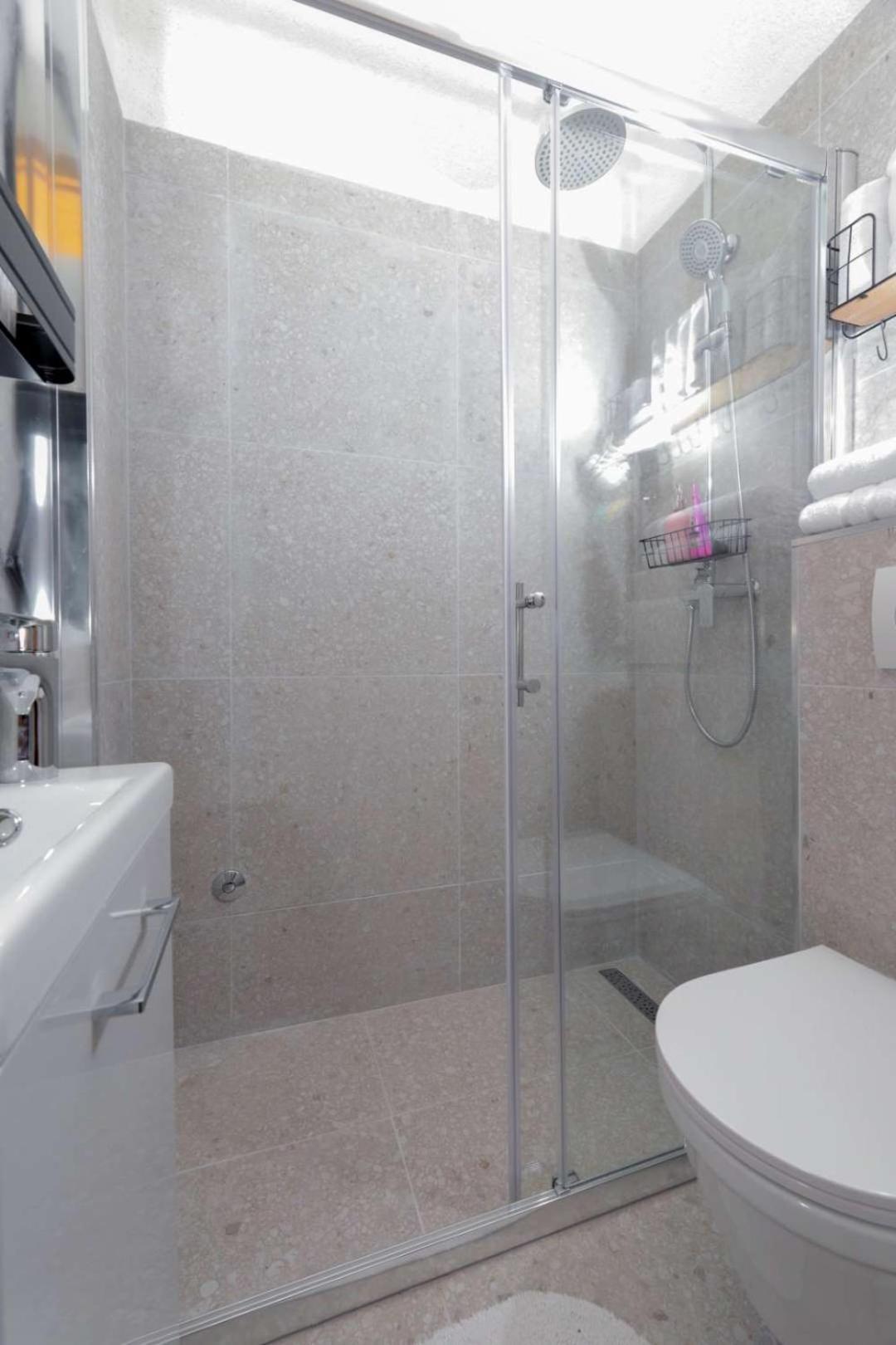 Apartments Lovric Трогір Екстер'єр фото