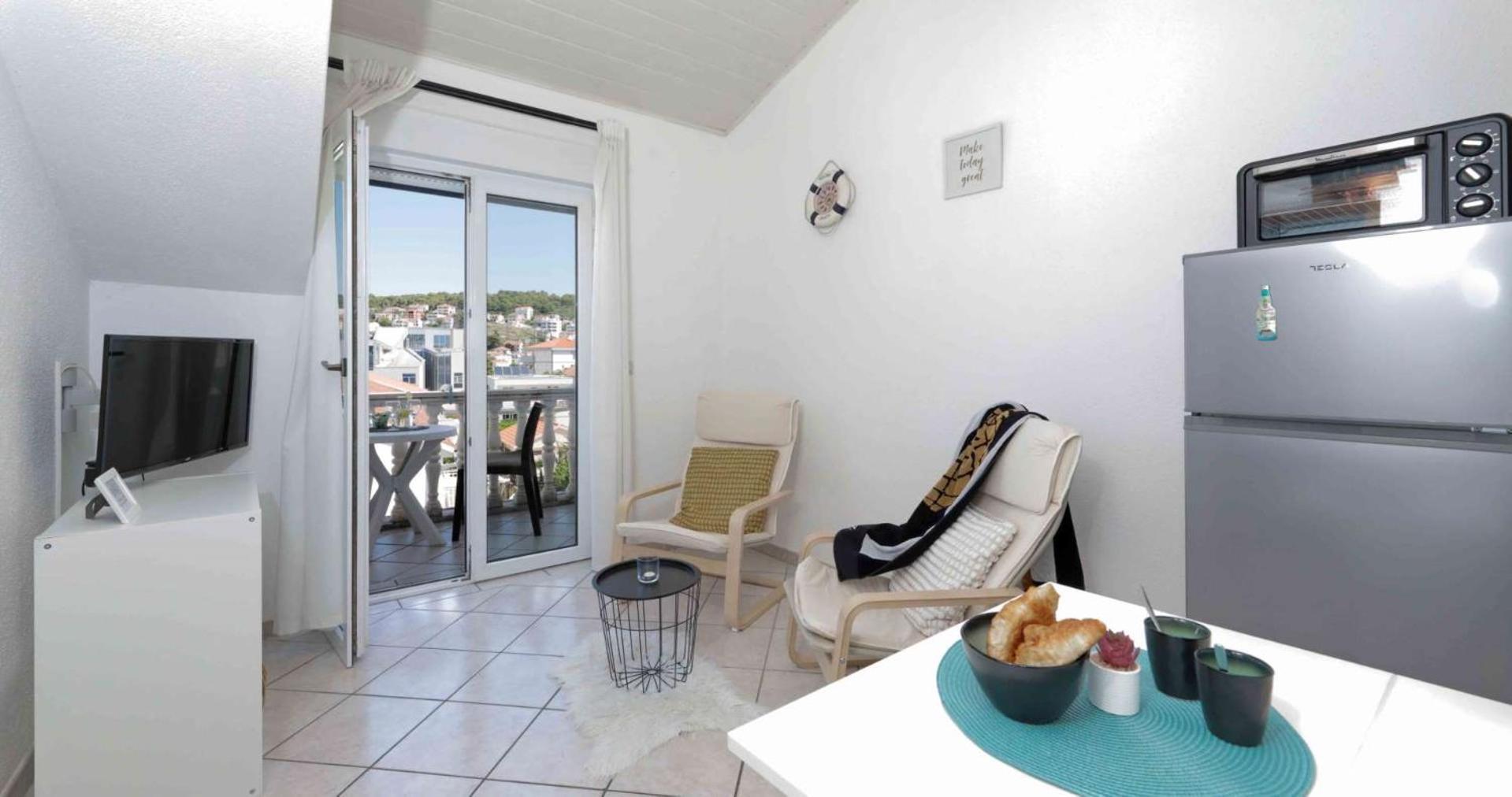 Apartments Lovric Трогір Екстер'єр фото