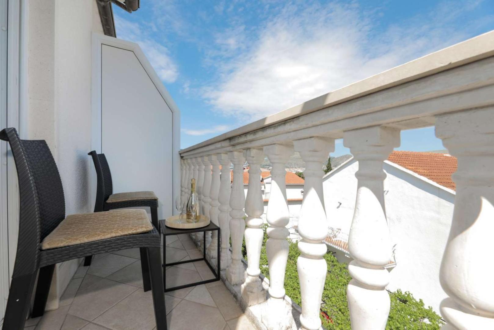 Apartments Lovric Трогір Екстер'єр фото