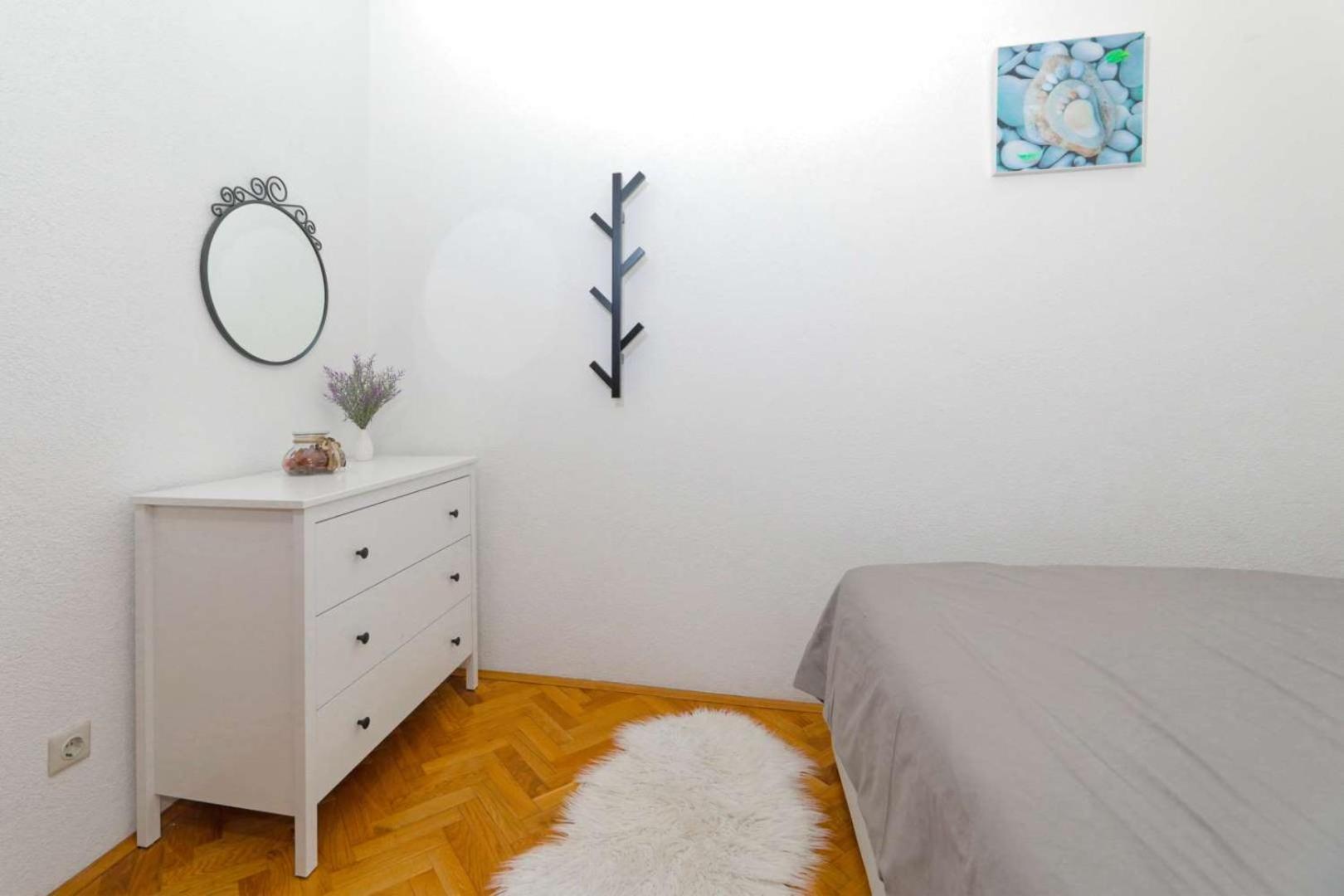Apartments Lovric Трогір Екстер'єр фото