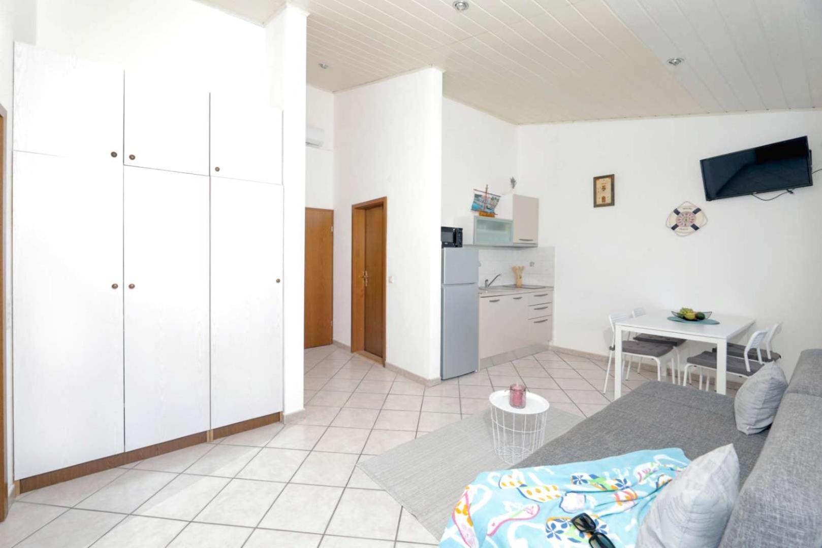 Apartments Lovric Трогір Екстер'єр фото
