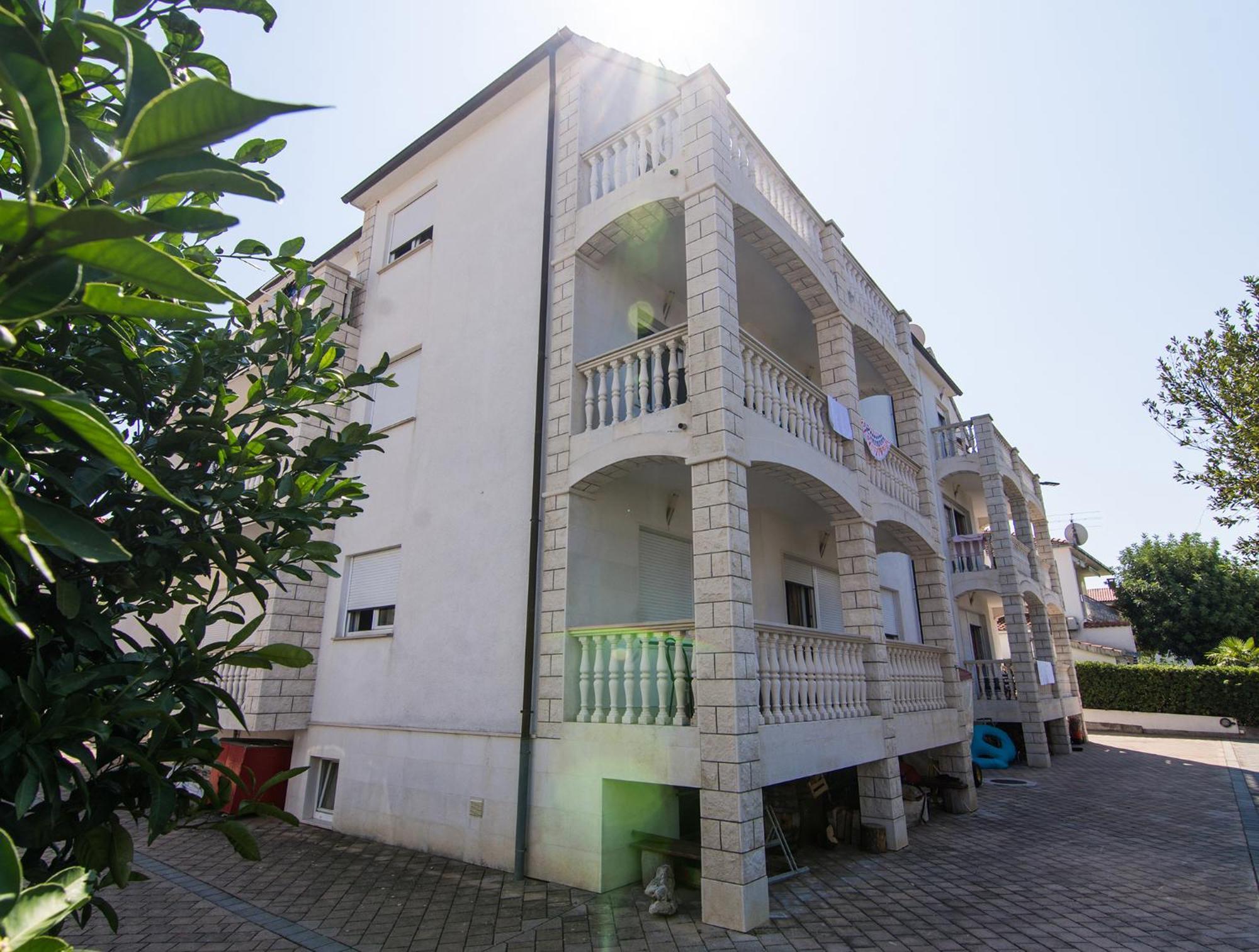 Apartments Lovric Трогір Екстер'єр фото